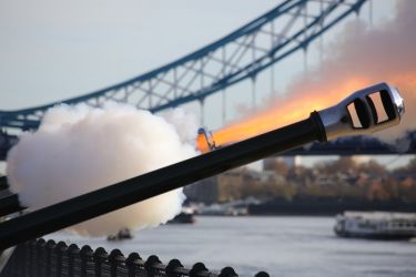 Prince of Wales  70th Birthday Gun Salute  10 