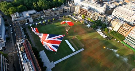 Red Devils freefall display team scrolling banner 700x370